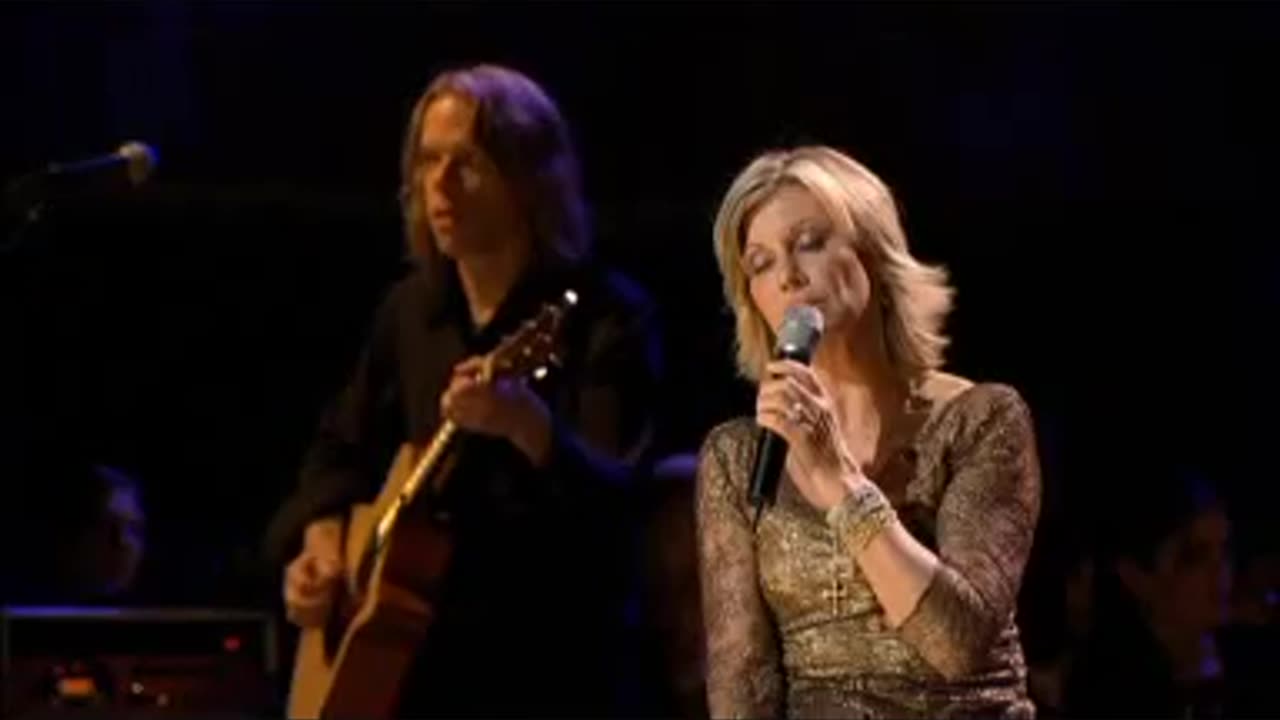 Olivia Newton-John - The Promise (The Dolphin Song)(2006 Sydney Symphony Orchestra)