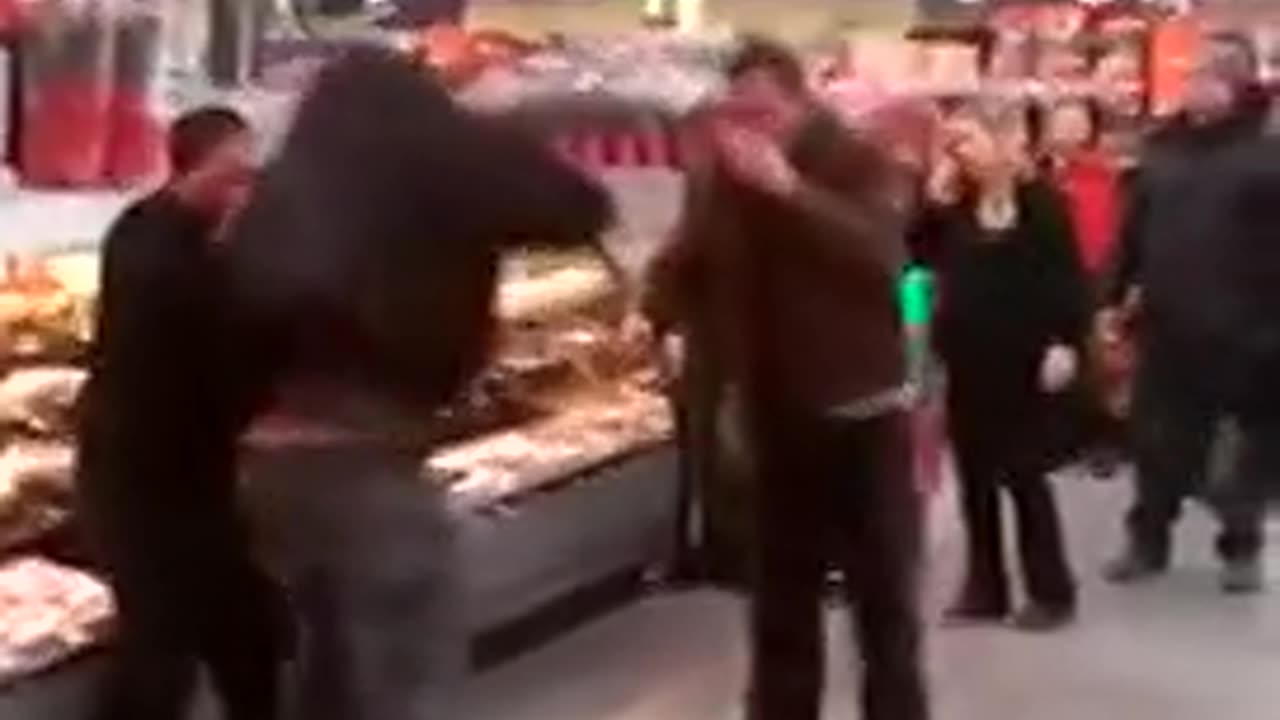 CRAZY 2 on 1 Fist Fight Breaks Out inside a Wisconsin Walmart - Street Fight Rockem Sockem Rejekts