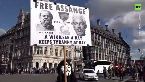 #FreeJulianAssange - human chain in support of Julian Assange