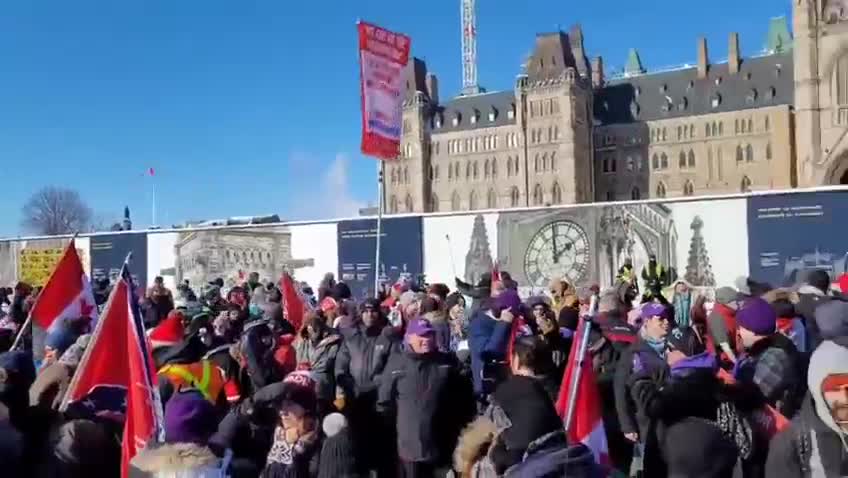 360 degree veiw of Canadians making a stand in Owatta city Jan 2022