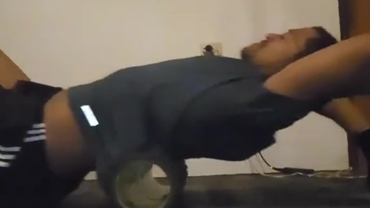 Back Foam Roll To Get A Good Crack (26 March 2023)