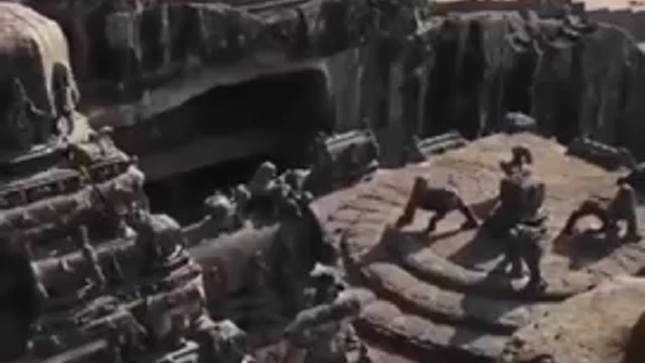THIS IS ANCIENT TEMPLE IN INDIA ONE OF THE WONDERS OF THE WORLD