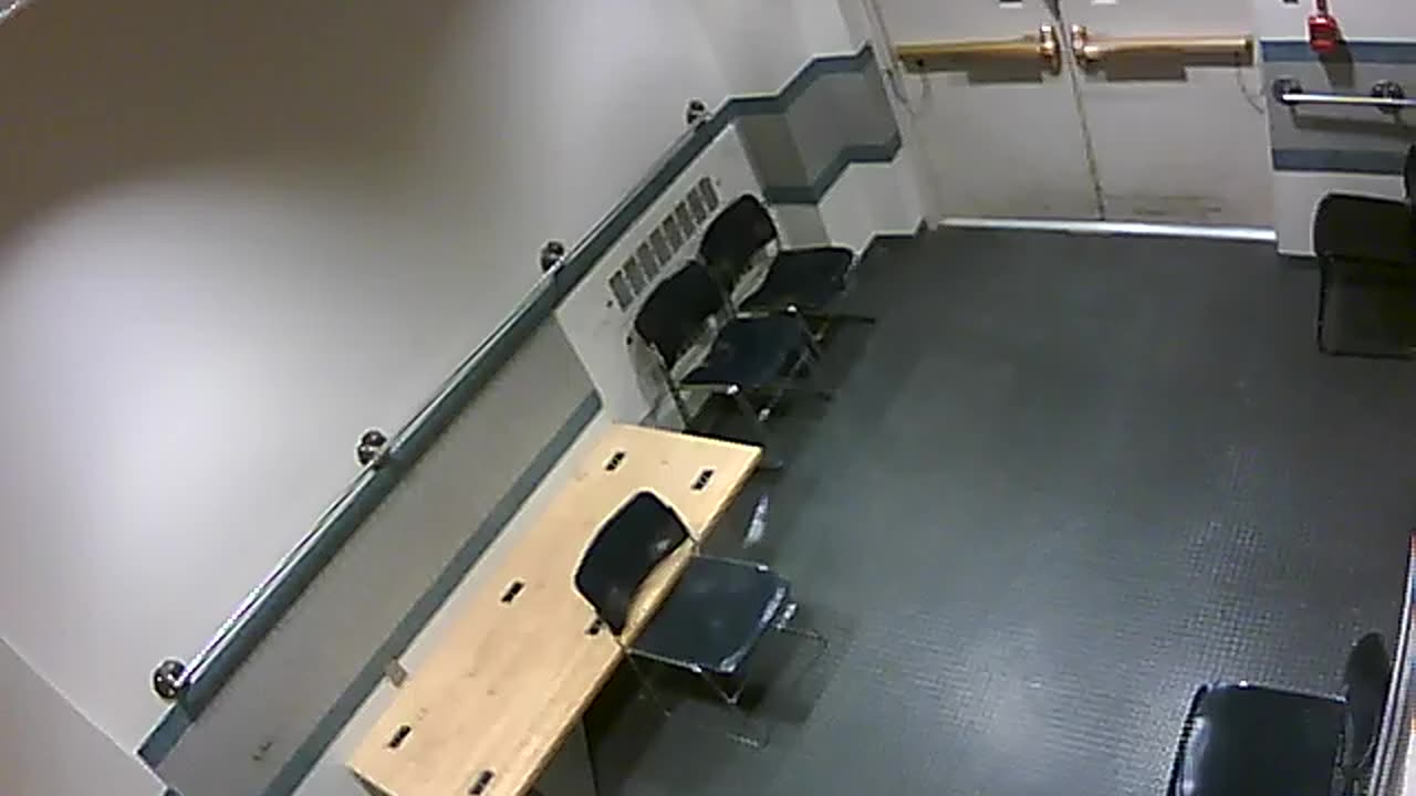 1657HQOB02PrisonerProcessingLobby_2021-01-06_21h00min00s837ms.mp4