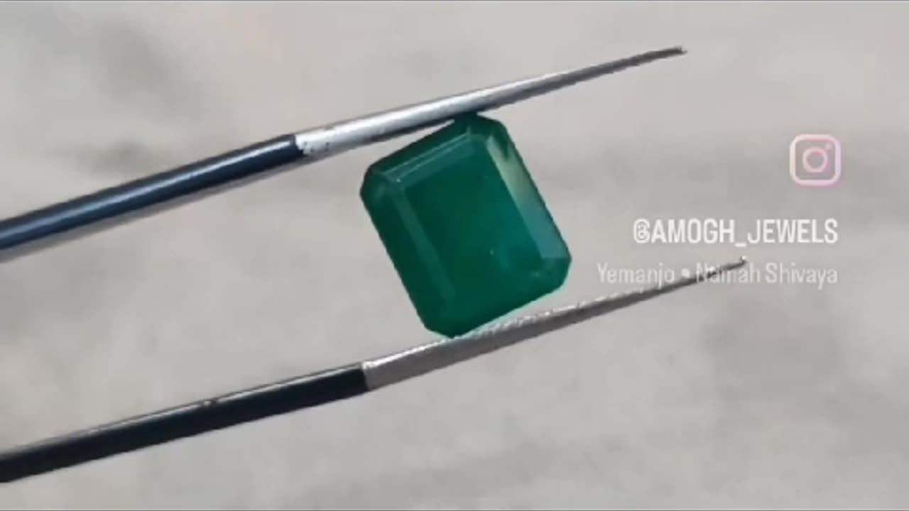 Emerald Dreams The Gemstone of Tranquility