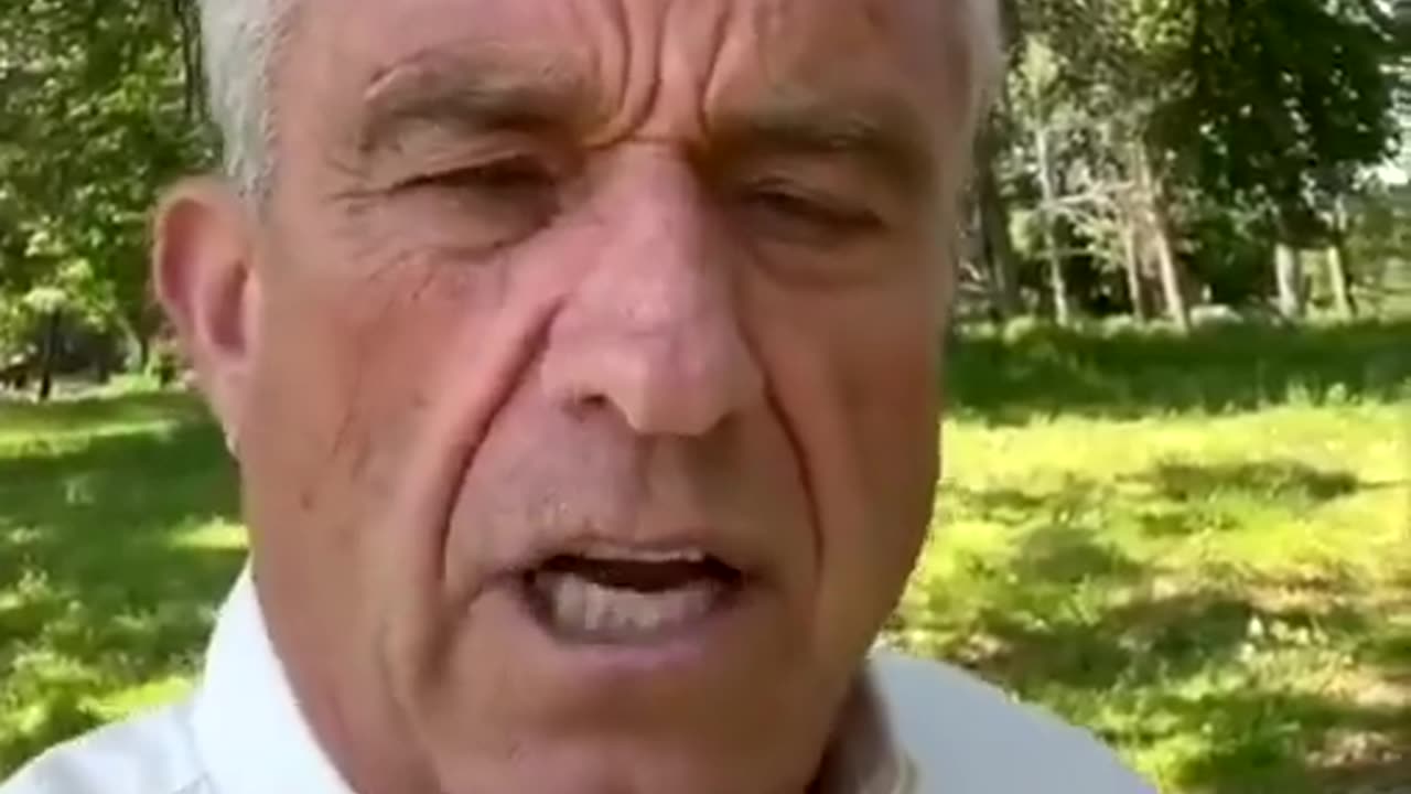 Robert F. Kennedy Jr sobre Bill Gates e China comprando nossas terras agrícolas