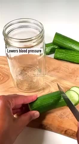5 health benefits of drinking cucumber water