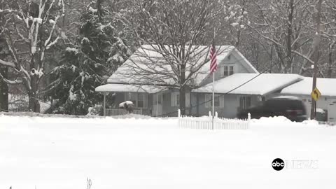 Lake-effect snowfall drops over 6 feet in Western New York