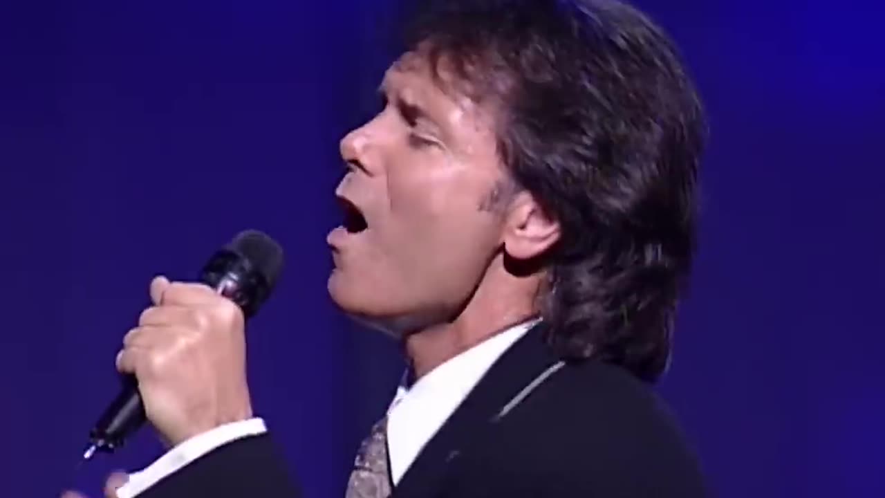Cliff Richard & Olivia Newton-John - Had To Be (The Royal Variety Performance 11-25-1995)