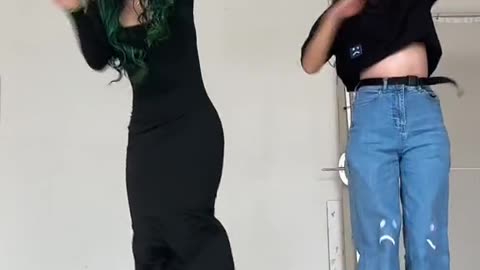 Hot Girl Funny Dance With NadineBreaty