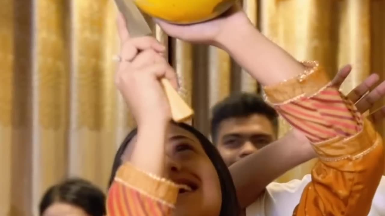 "Unpredictable Fun: Water Balloon Cutting Challenge! #shorts"