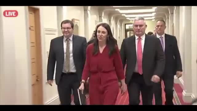 Jacinda Ardern, NZ's new PM walks to press conference - Surprise bulge/package