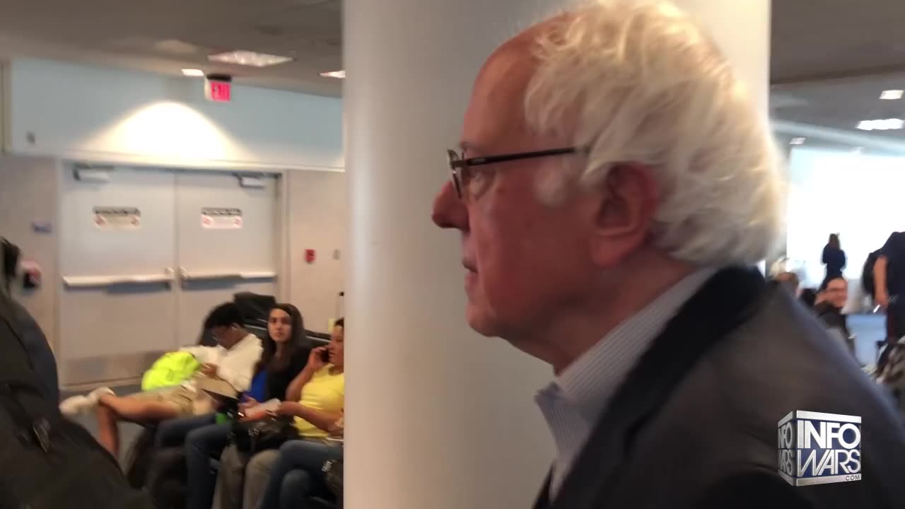 That Time Alex Jones Confronted Bernie Sanders At The Airport