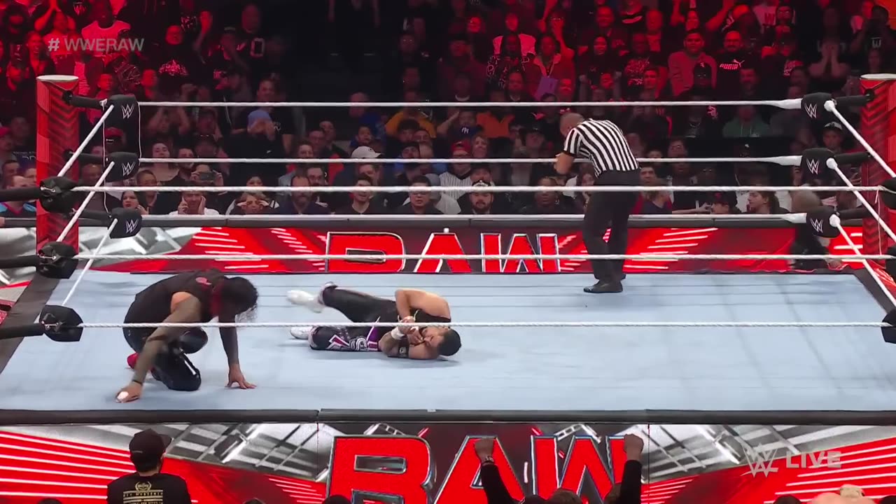 Solo Sikoa Samoan Spikes the life out of Cruz del Toro-WWE