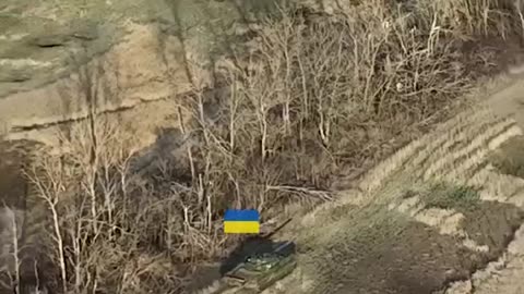 Must See Video of Ukrainian Tank Vs Russian Soldiers