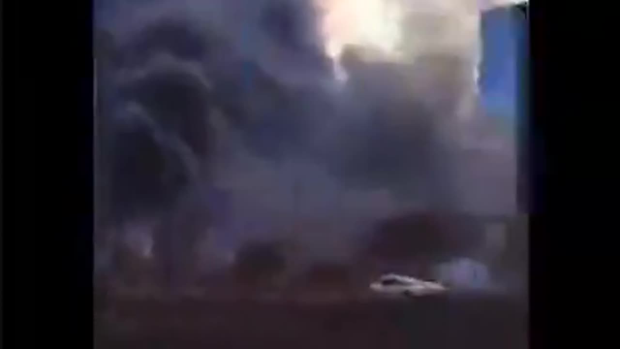 ACTUAL FOOTAGE OF THE DIRECT ENERGY WEAPON USED IN LAHAINA FIRE ON MAUI -WATCH FOR THE PULSE FLASHES