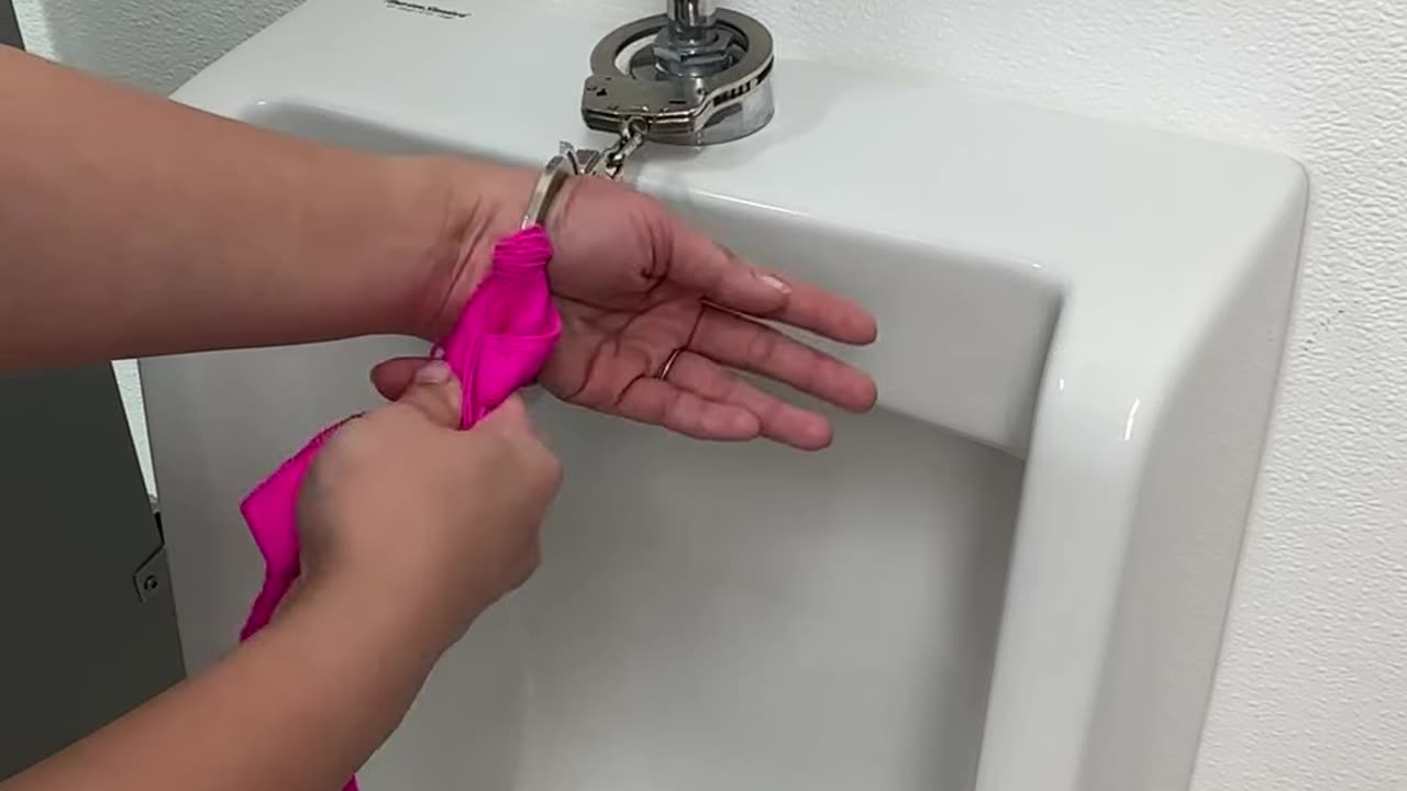 Police chain solving