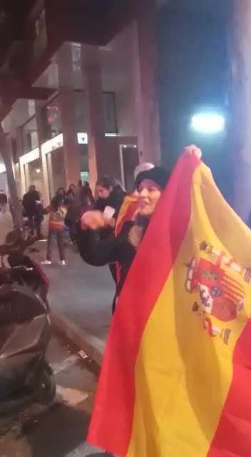 Los catalanes defienden sus libertades en la Avenida de Roma de Tarragona (2)