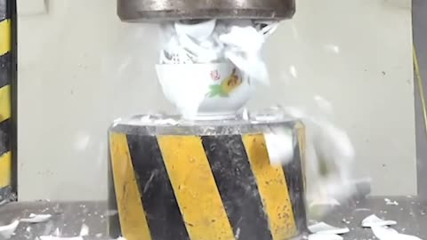 COMPILATION DANGEROUS HYDRAULIC PRESS !!!