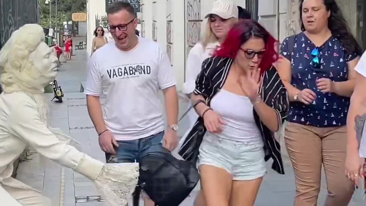 Incredible Reaction 😂💃😂 Statue Prank