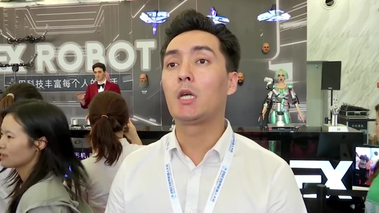 Realistic bots showcased at China expo