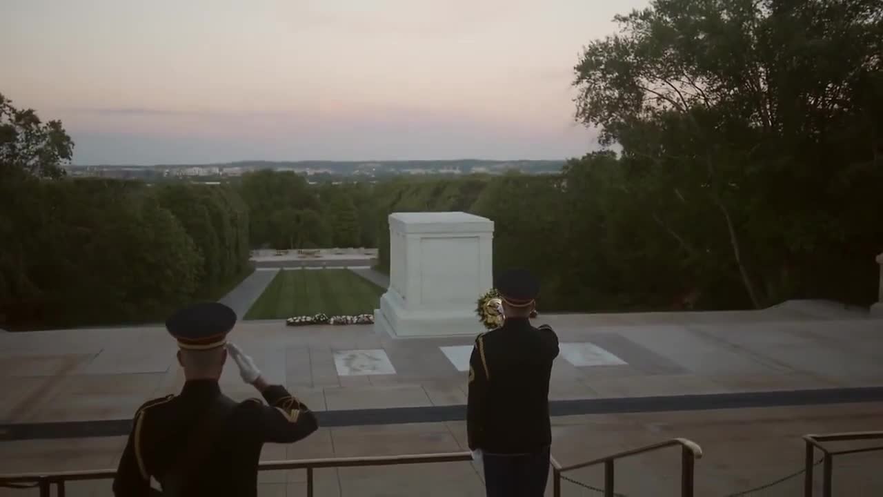Taps at the Tomb of the Unknown Soldier_3