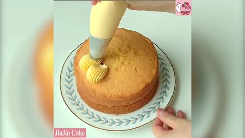 decorating cakes