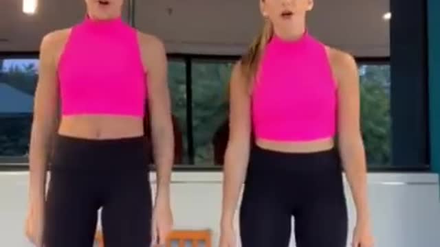 did you know I have a twin? 👯‍♀️