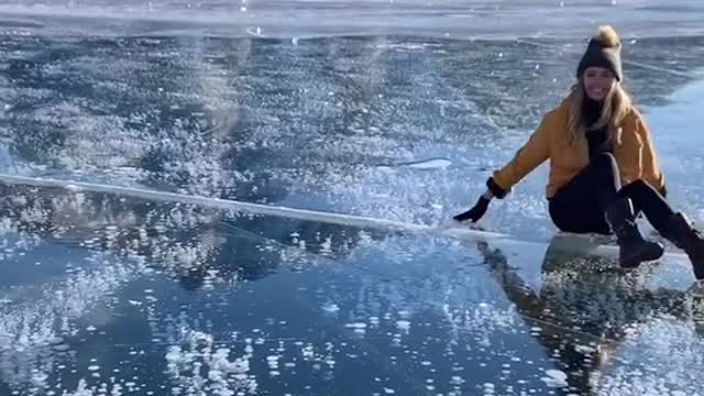 How to take photos of methane bubbles trapped in ice w