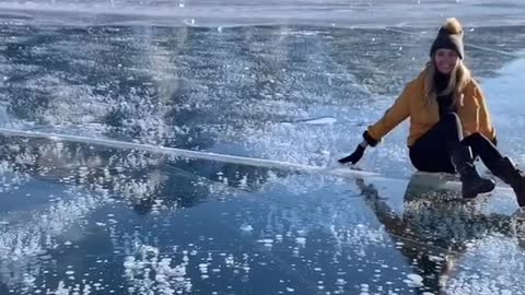 How to take photos of methane bubbles trapped in ice w