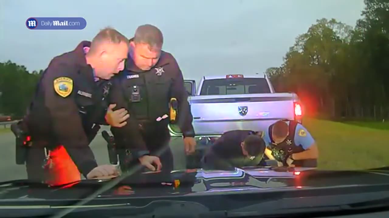 Suspect Violently Attacks Georgia Cop After Being Pulled Over for Speeding