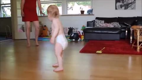 Dancing baby shows off adorable moves