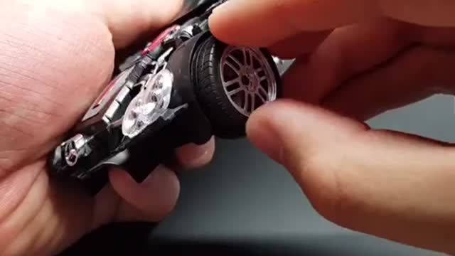 Building a 1/24 Mercedes-Benz SLR McLaren Tamiya