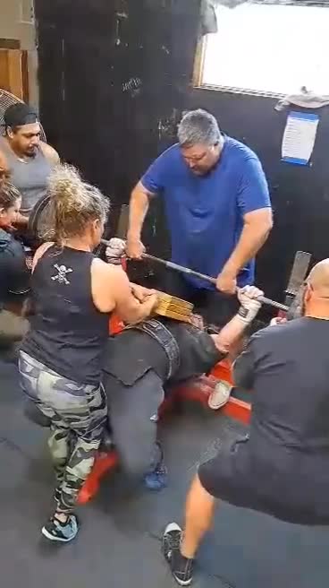 805 lb 3 board press