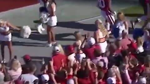This poor cheerleader... 😟