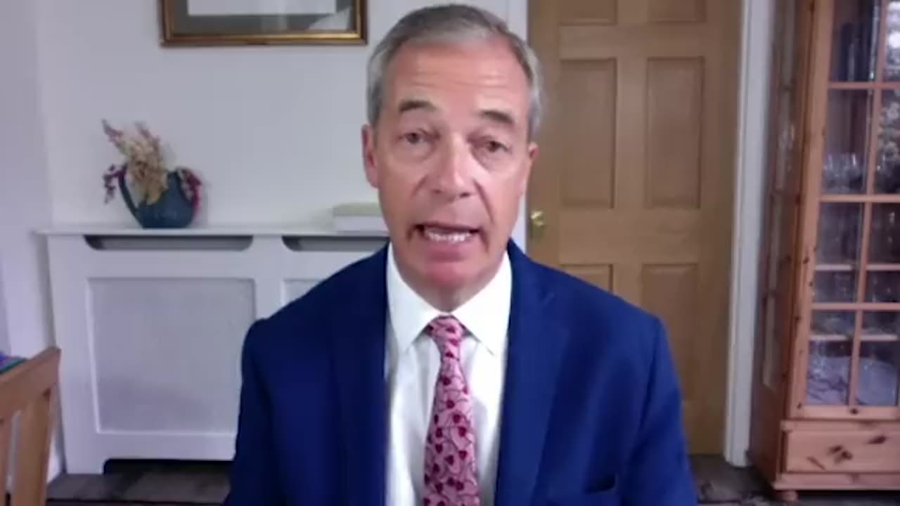 Globalists Strike Again! UK Banks Shut Down BREXIT Leader Nigel Farage's Accounts - W/o Explanation