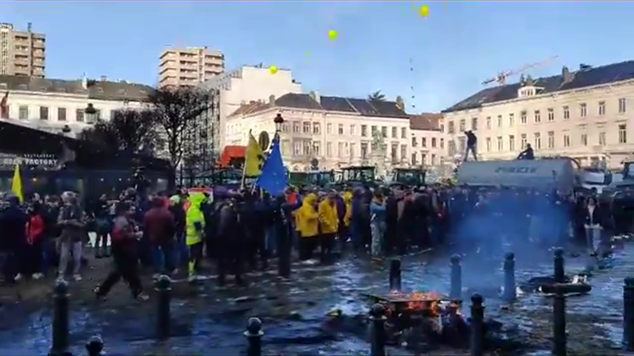 European farmers are surrounding EU parliament in Brussels, demanding action