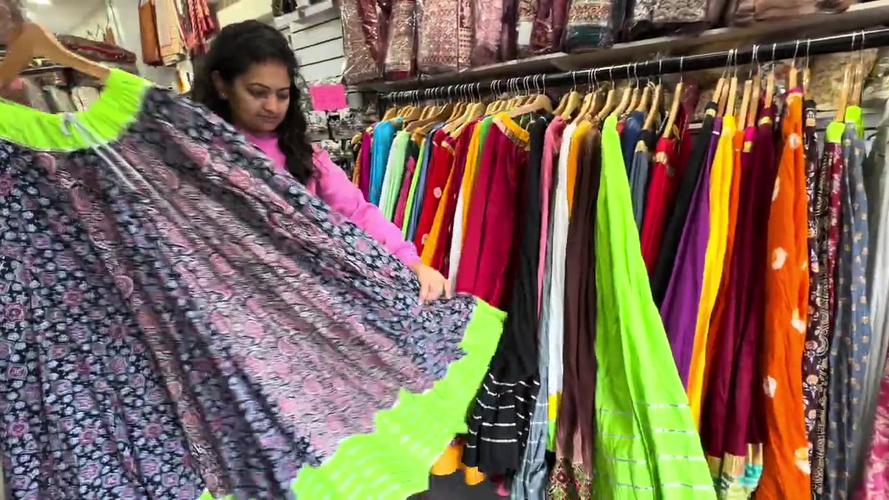 Chanyacholi ki shopping ki