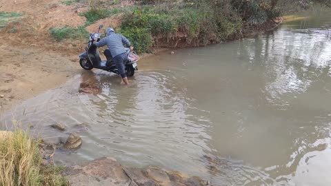 Activa 5g vs hunter crossing the water