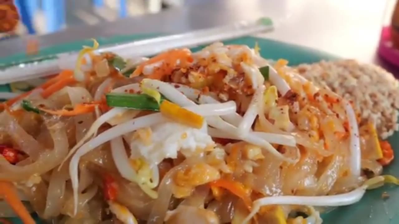 10 Reasons Why Bangkok’s Street Food Is Simply The Best!