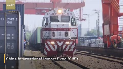 China-Europe freight train carrying import expo exhibits reaches Shanghai