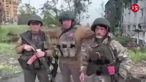 Russian convicts take their weapons and run away from the army