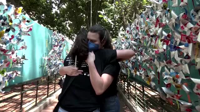 'Pinwheel walls' pay tribute to Sao Paulo's COVID victims