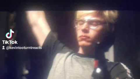 WHEN U ALONE AN U GET DAT TEXT AT 12:01 WATCHU UP TOO BIG HEAD 🤪💪🏾💯😤