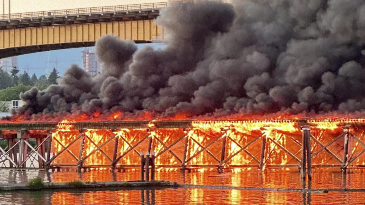 A massive fire broke out near the Oak Street Bridge in Richmond, Canada (21 June 2024)