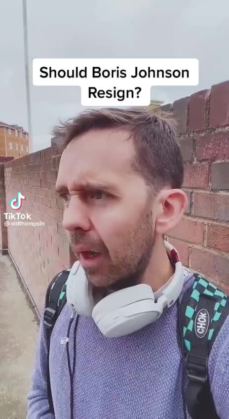 Do you think prime minister Boris Johnson should resign?