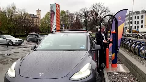 EV sales in Norway hit record but new taxes may slow their roll