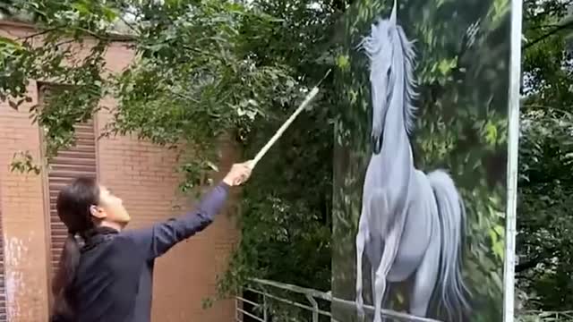 Painting a marvelous horse that blends with the background