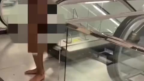 Fed Up Bystander Cracks Man Walking Around Nude In San Francisco Mall