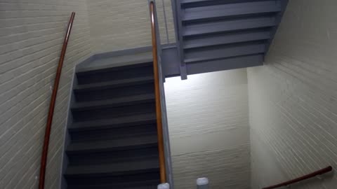 3886FHOB05Stair1_2021-01-06_01h00min00s650ms.mp4