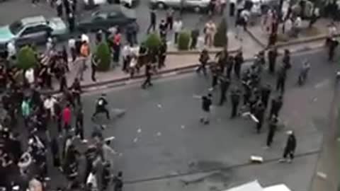 Live footage riots in Iran 🇮🇷 9/22